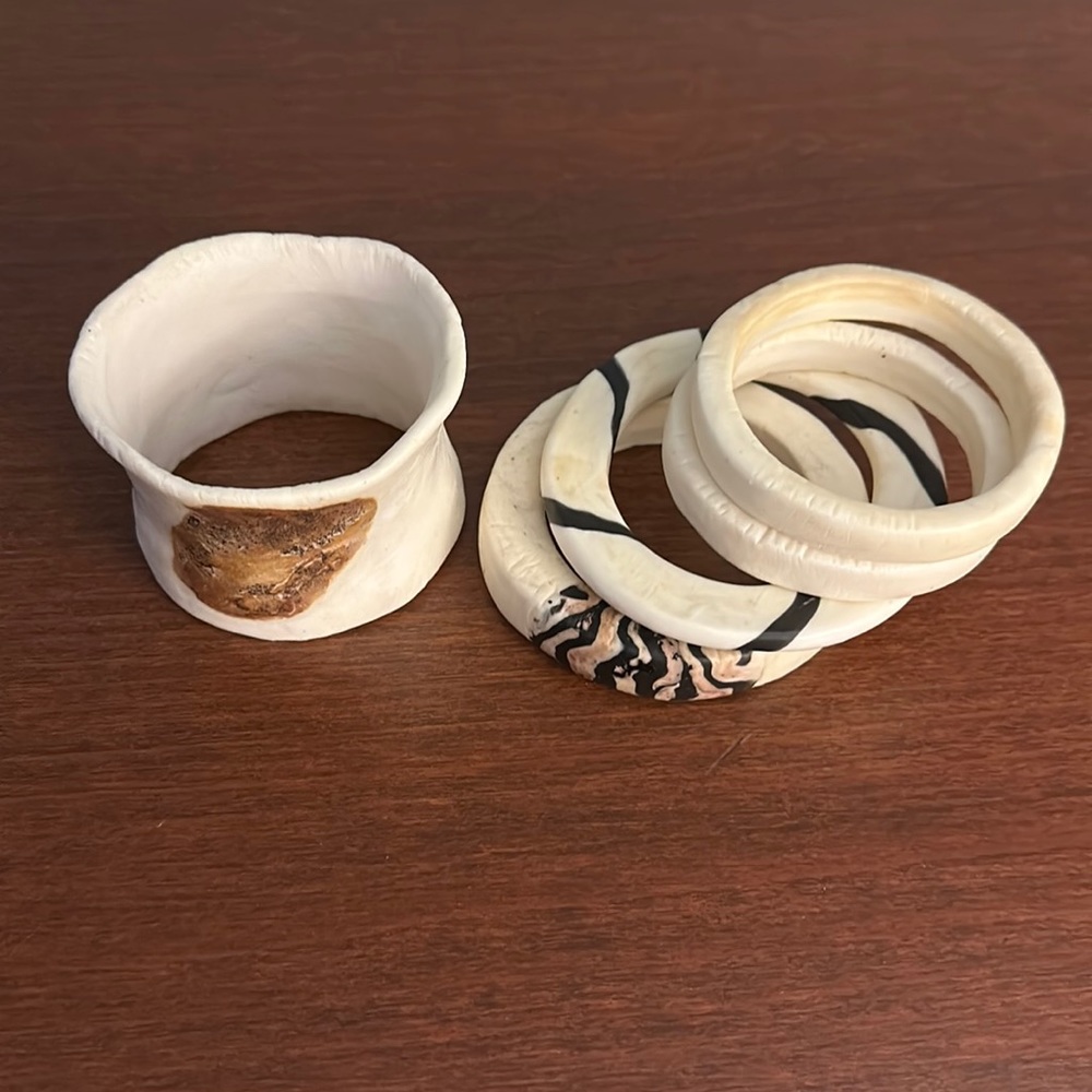 Gerda Goosen “Ivory” bracelet set